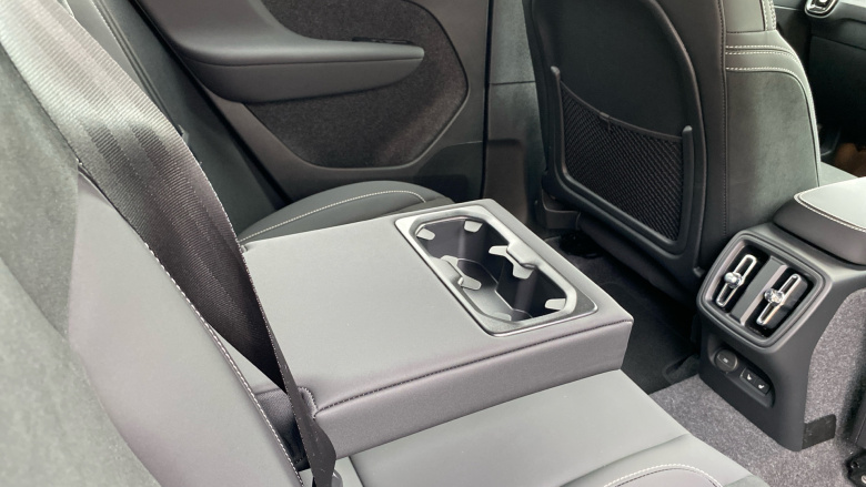 Volvo XC40 2.0 B3P Plus Dark 5dr Auto Petrol Estate